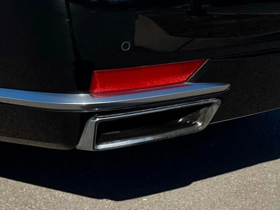 2021 Cadillac Escalade 5th Gen - Image 15 of 19