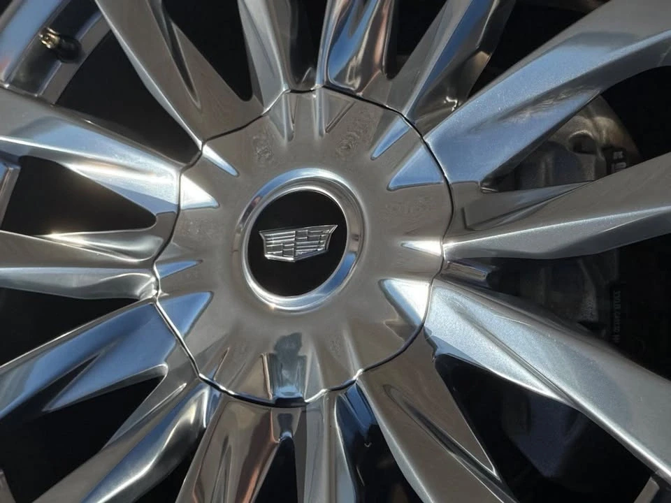 2021 Cadillac Escalade 5th Gen - Image 18 of 19
