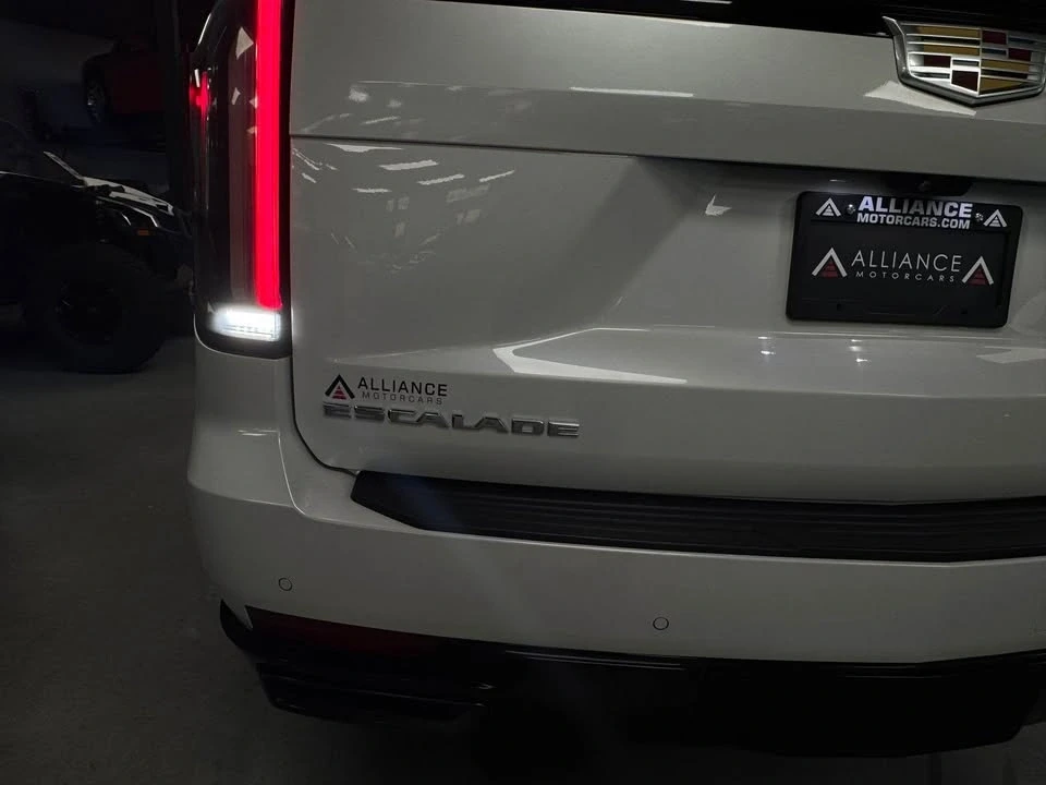 2021 Cadillac Escalade 5th Gen - Image 11 of 11