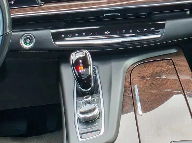 2021 Cadillac Escalade 5th Gen - Image 14 of 15