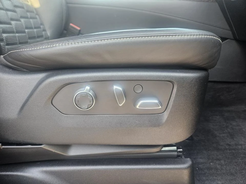2021 Cadillac Escalade 5th Gen - Image 9 of 20