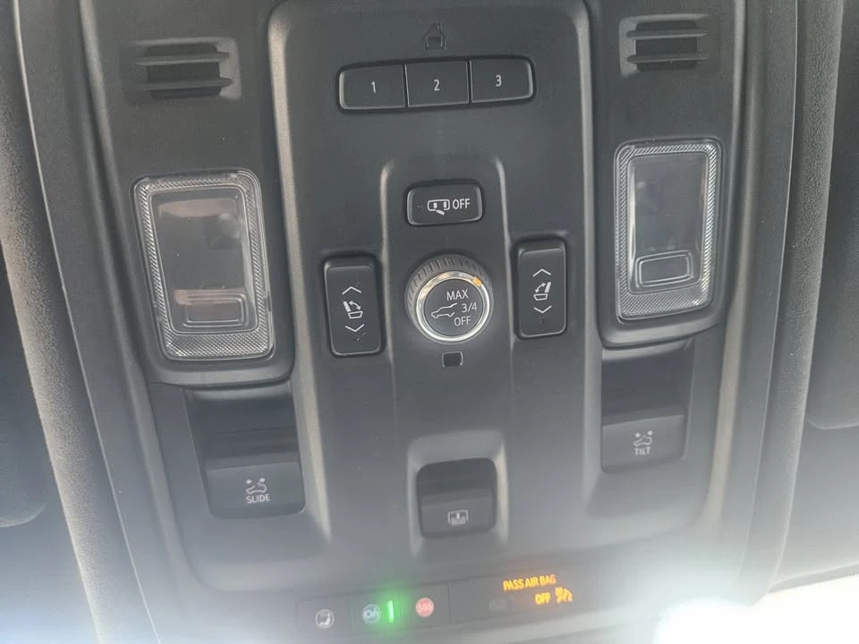 2021 Cadillac Escalade 5th Gen - Image 17 of 20