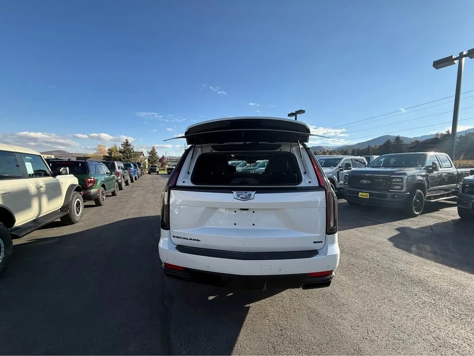 2021 Cadillac Escalade 5th Gen - Image 3 of 17