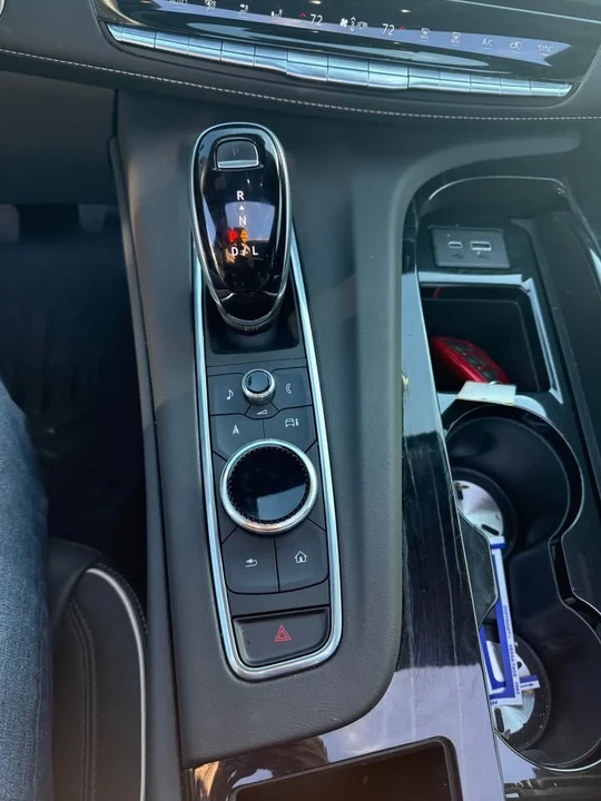 2021 Cadillac Escalade 5th Gen - Image 14 of 17
