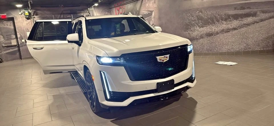 2021 Cadillac Escalade 5th Gen - Image 2 of 11