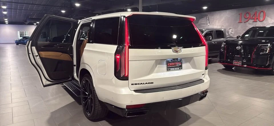 2021 Cadillac Escalade 5th Gen - Image 5 of 11