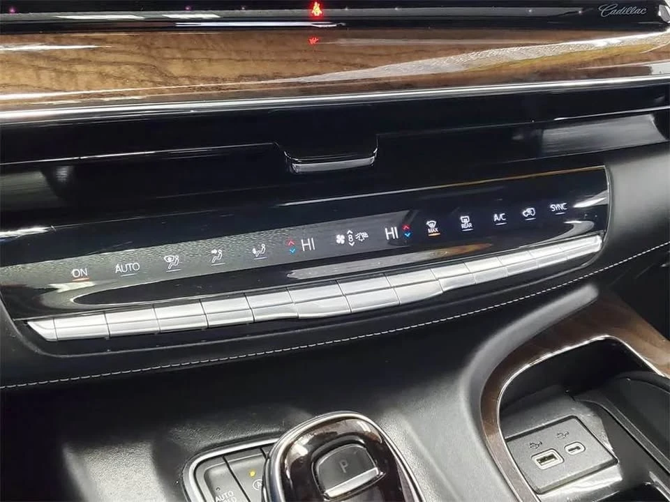 2021 Cadillac Escalade 5th Gen - Image 16 of 19