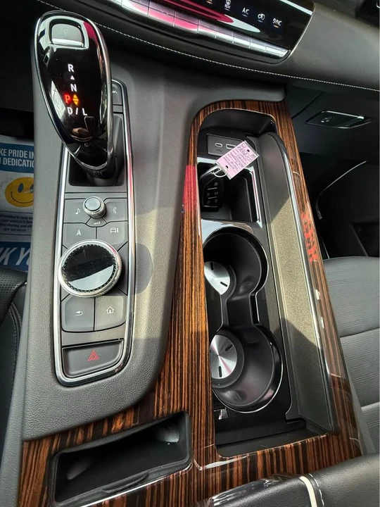 2021 Cadillac Escalade 5th Gen - Image 19 of 20