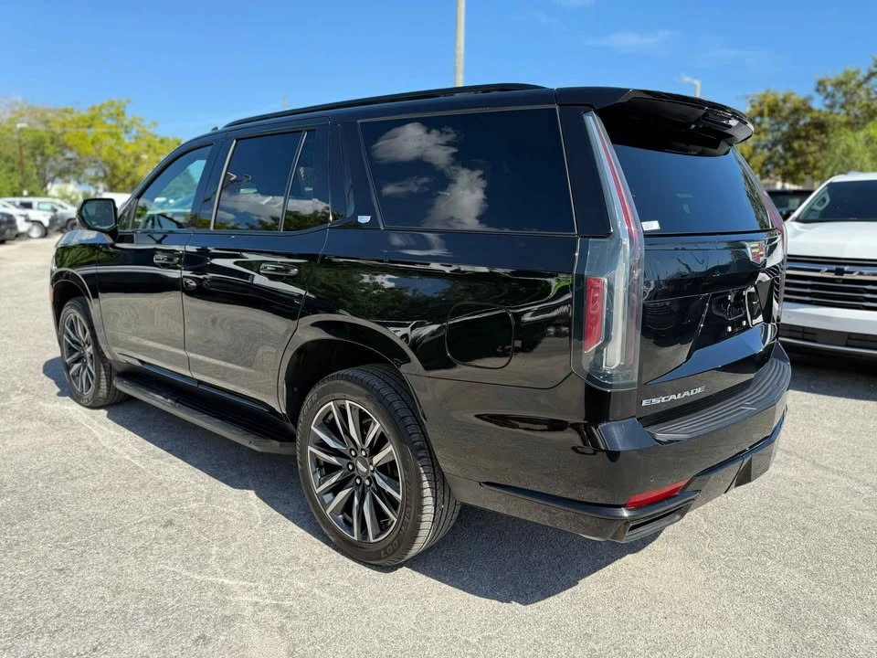 2021 Cadillac Escalade 5th Gen - Image 2 of 12