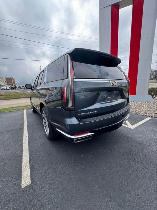 2021 Cadillac Escalade 5th Gen - Image 4 of 5