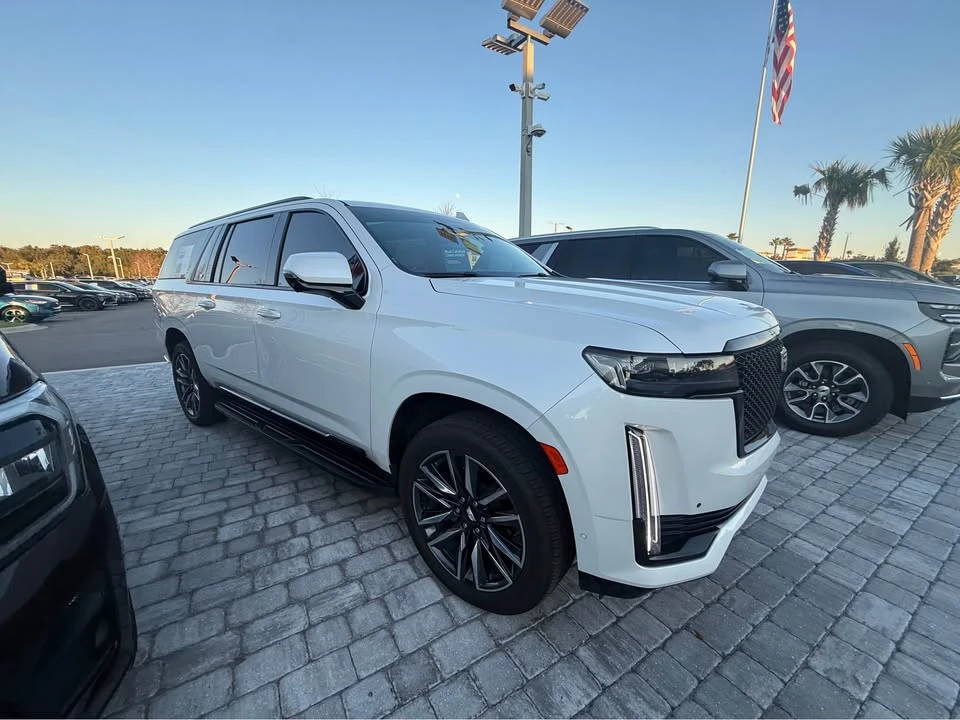 2021 Cadillac Escalade 5th Gen - Image 4 of 6