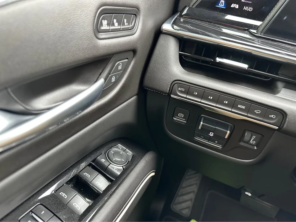 2021 Cadillac Escalade 5th Gen - Image 16 of 20