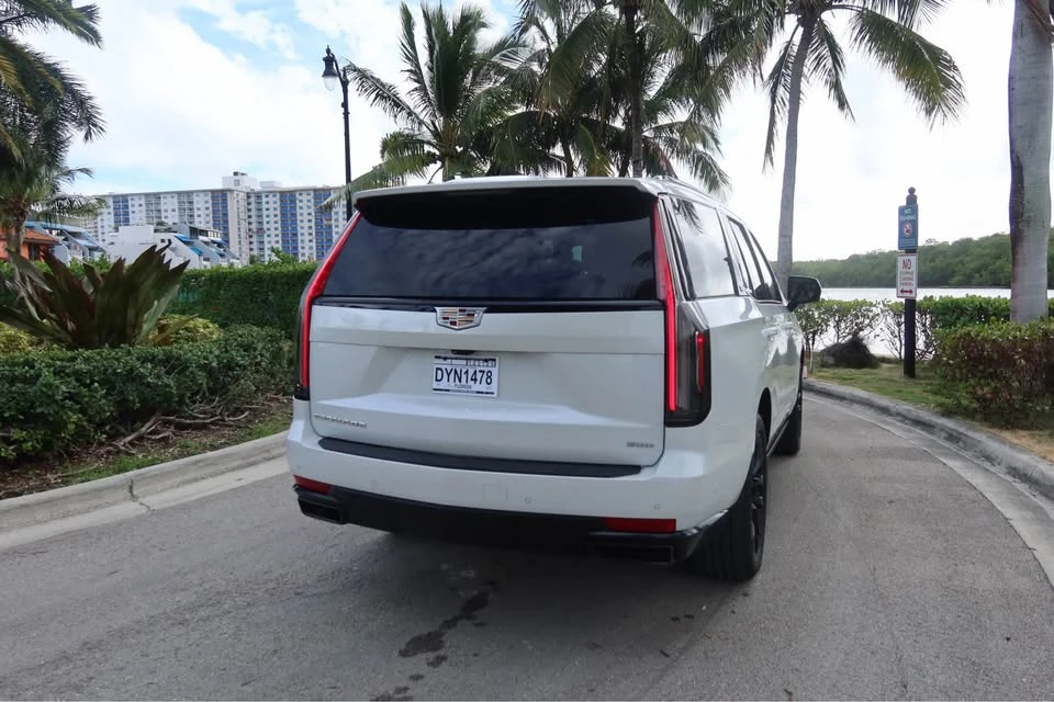 2021 Cadillac Escalade 5th Gen - Image 4 of 15