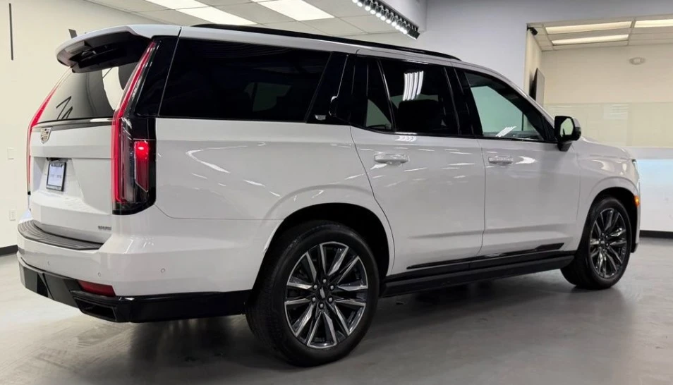 2021 Cadillac Escalade 5th Gen - Image 5 of 6