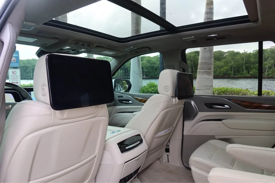 2021 Cadillac Escalade 5th Gen - Image 10 of 15