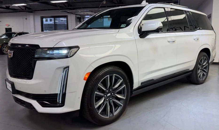 2021 Cadillac Escalade 5th Gen - Image 2 of 6