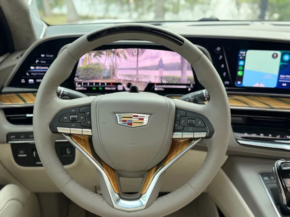 2021 Cadillac Escalade 5th Gen - Image 14 of 15