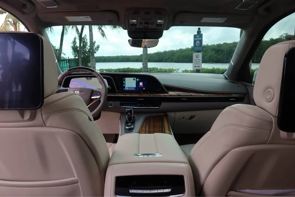 2021 Cadillac Escalade 5th Gen - Image 8 of 15
