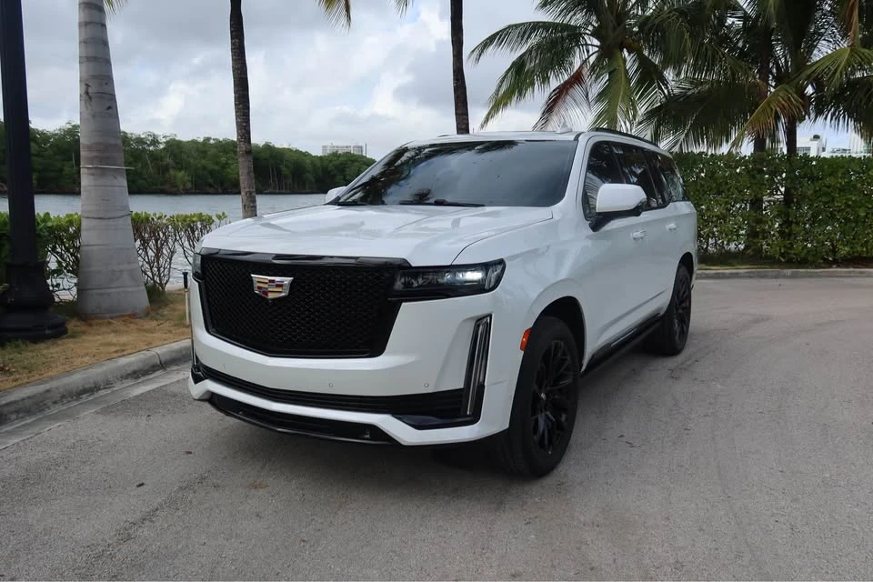 2021 Cadillac Escalade 5th Gen - Image 2 of 15