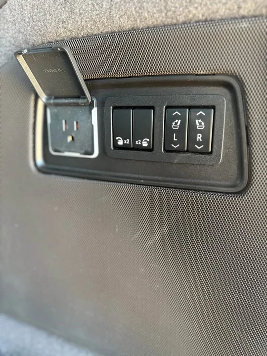 2021 Cadillac Escalade 5th Gen - Image 14 of 18