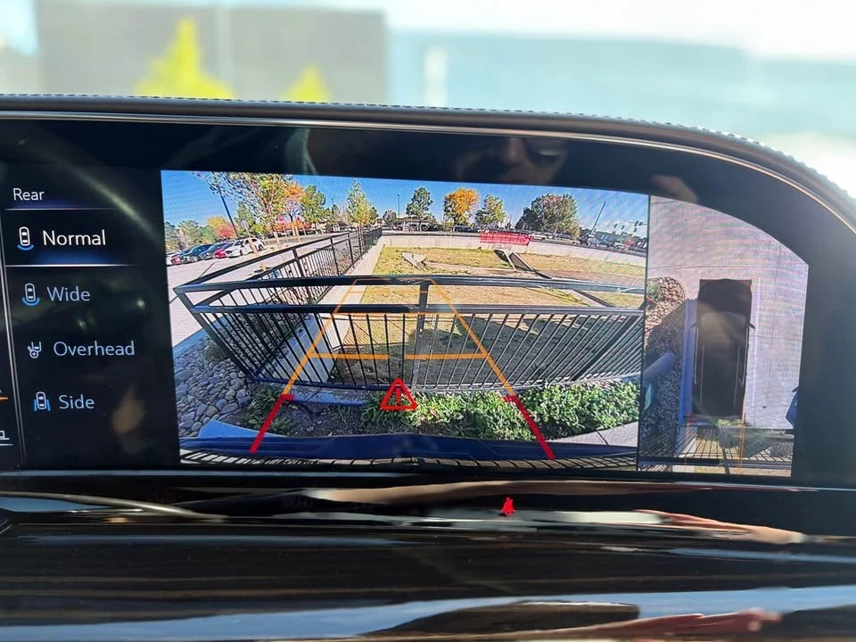 2021 Cadillac Escalade 5th Gen - Image 16 of 18