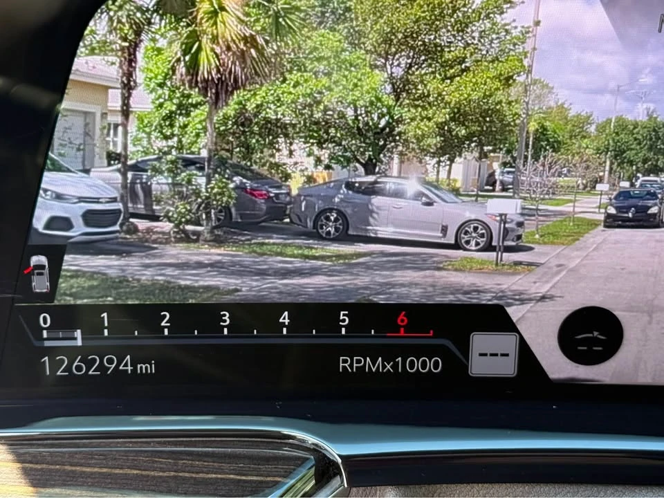 2021 Cadillac Escalade 5th Gen - Image 15 of 16