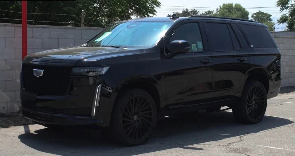 2021 Cadillac Escalade 5th Gen - Image 2 of 12