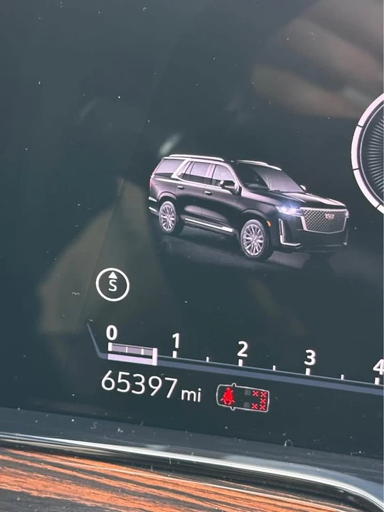 2021 Cadillac Escalade 5th Gen - Image 9 of 10
