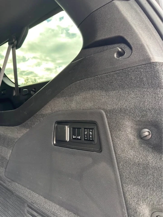 2021 Cadillac Escalade 5th Gen - Image 7 of 10
