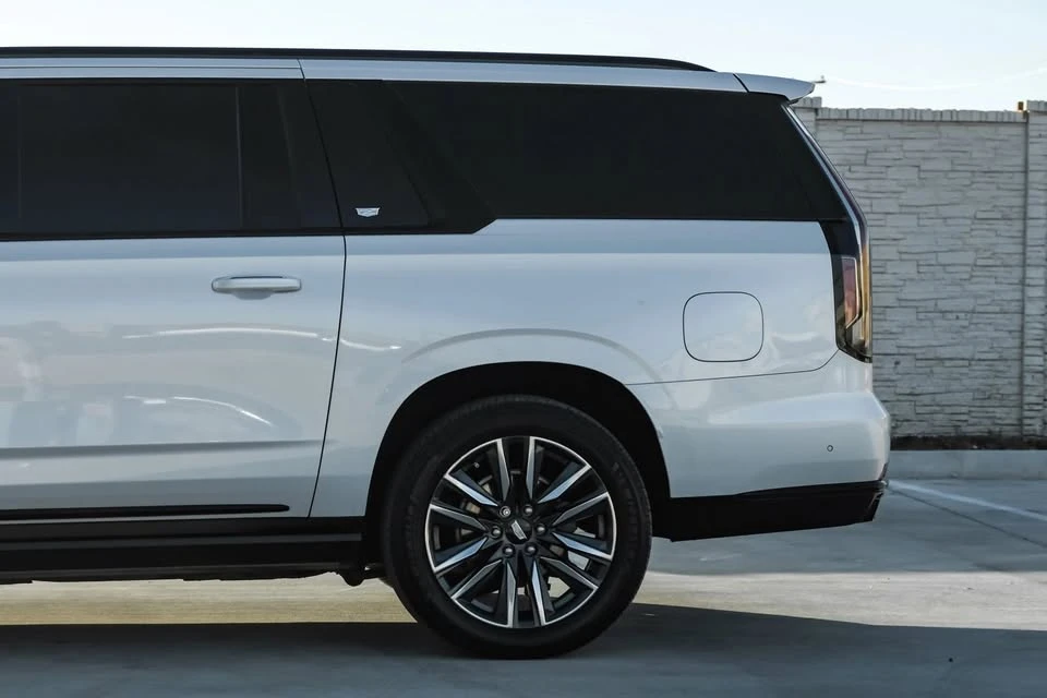 2021 Cadillac Escalade 5th Gen - Image 13 of 20