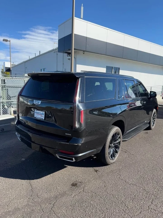 2021 Cadillac Escalade 5th Gen - Image 4 of 5