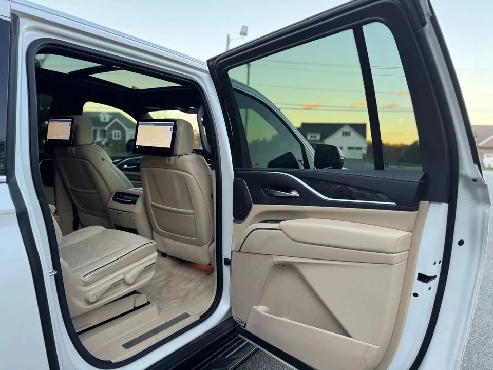 2021 Cadillac Escalade 5th Gen - Image 15 of 20