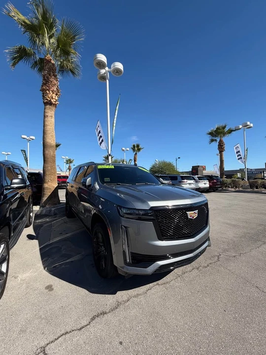 2021 Cadillac Escalade 5th Gen - Image 2 of 3