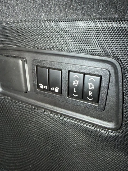 2021 Cadillac Escalade 5th Gen - Image 13 of 20