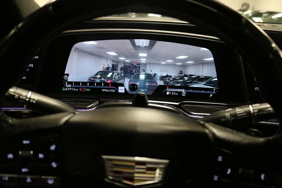 2021 Cadillac Escalade 5th Gen - Image 16 of 19