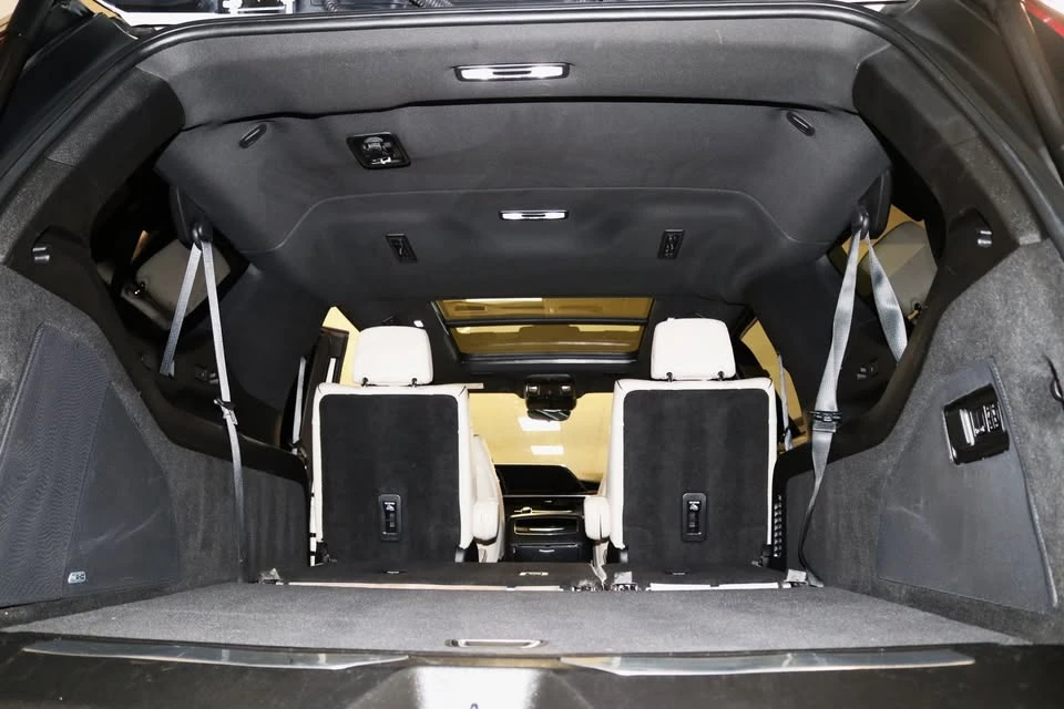 2021 Cadillac Escalade 5th Gen - Image 18 of 19