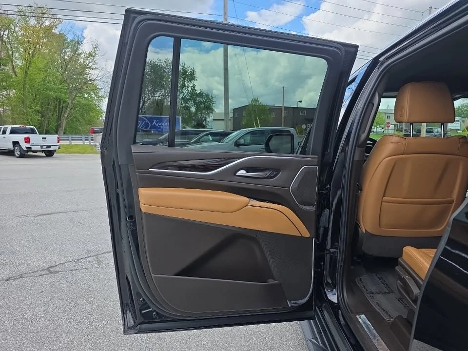 2021 Cadillac Escalade 5th Gen - Image 16 of 20