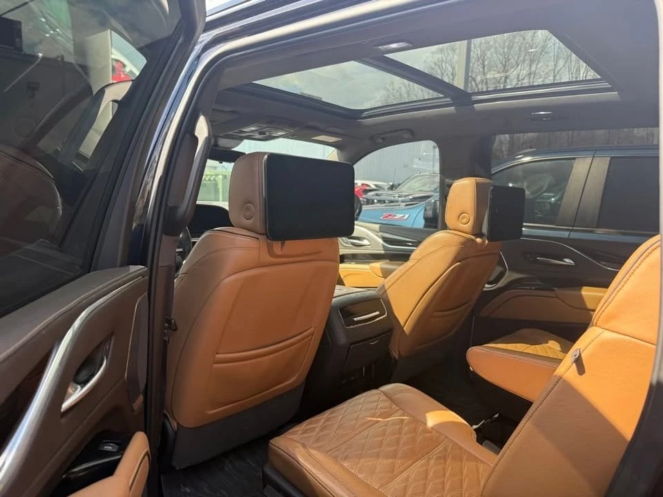 2021 Cadillac Escalade 5th Gen - Image 15 of 20