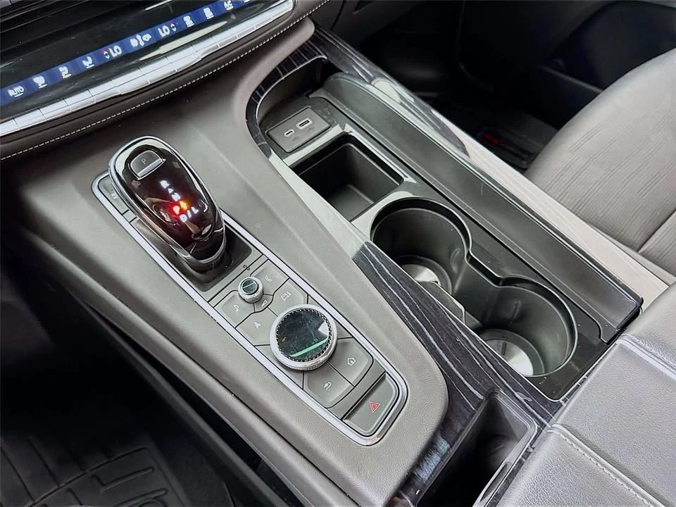 2021 Cadillac Escalade 5th Gen - Image 17 of 19