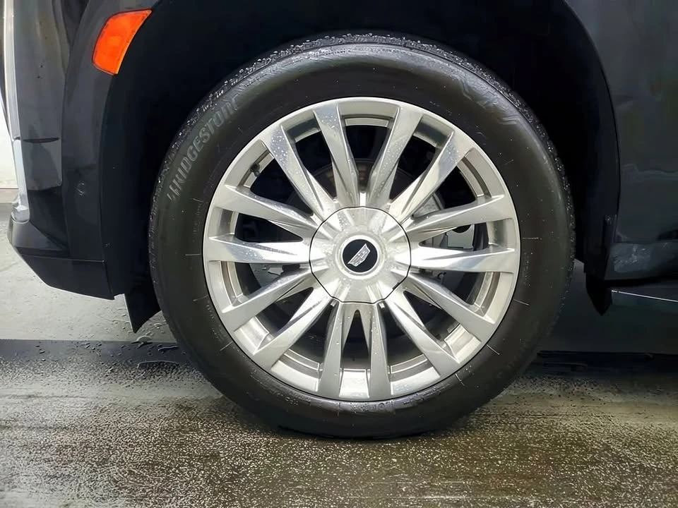 2021 Cadillac Escalade 5th Gen - Image 16 of 17