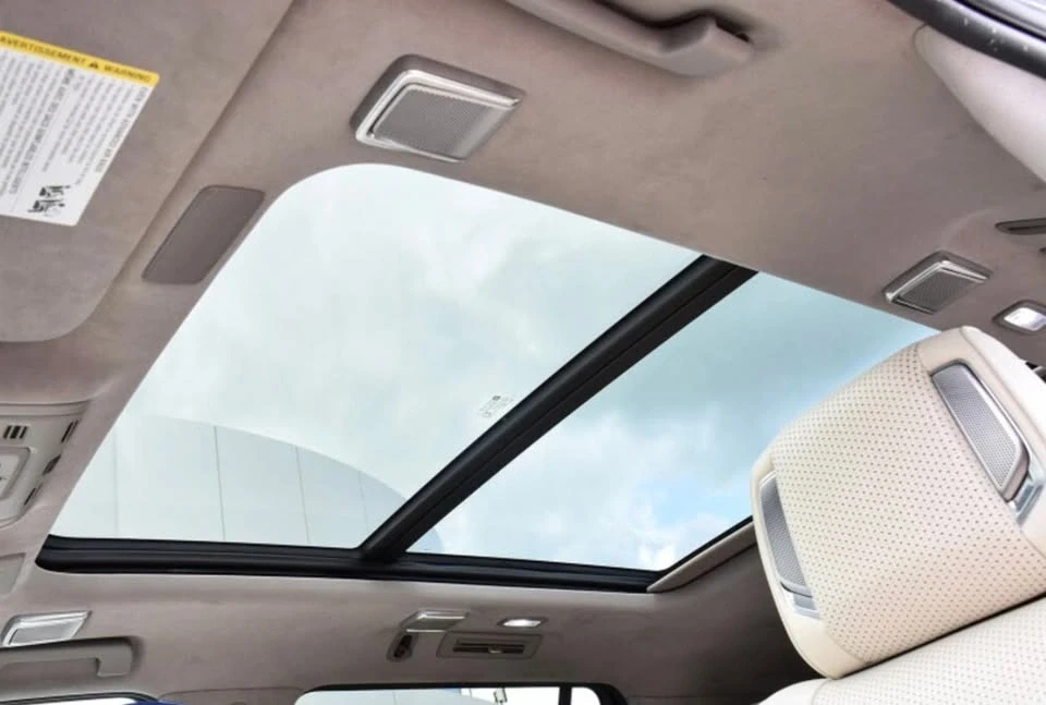 2021 Cadillac Escalade 5th Gen - Image 18 of 19
