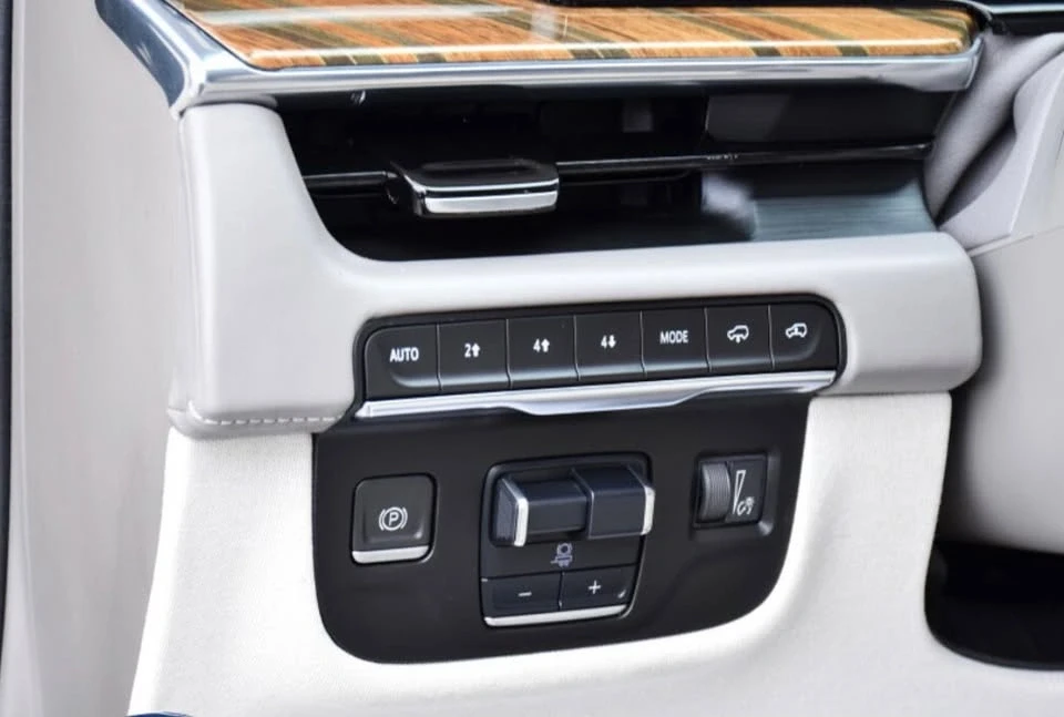 2021 Cadillac Escalade 5th Gen - Image 10 of 19