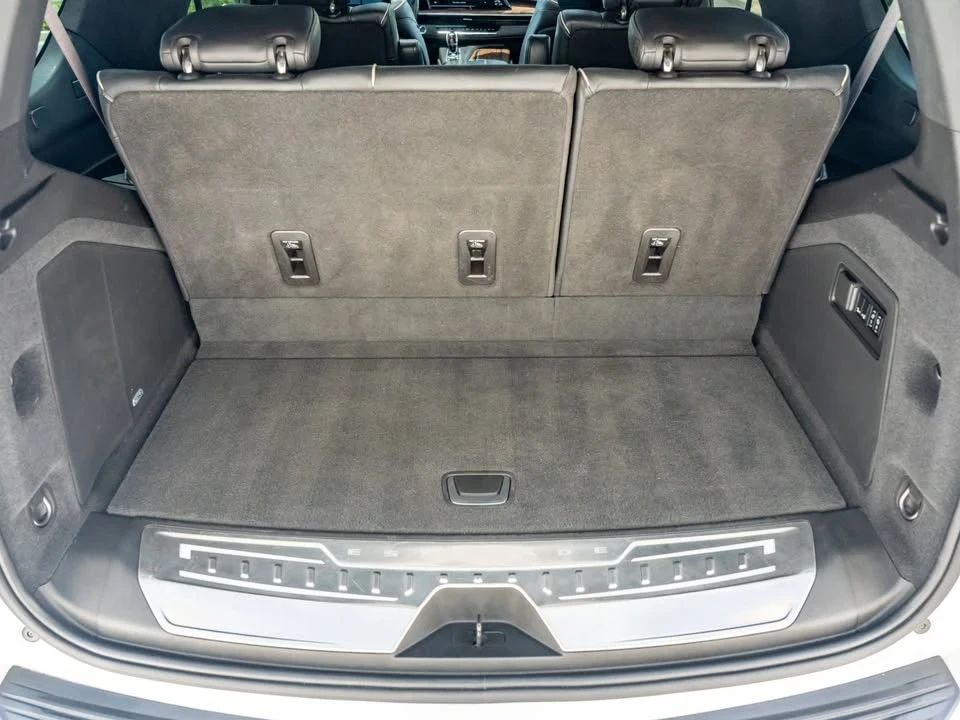 2021 Cadillac Escalade 5th Gen - Image 19 of 20
