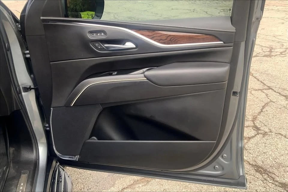 2021 Cadillac Escalade 5th Gen - Image 5 of 16
