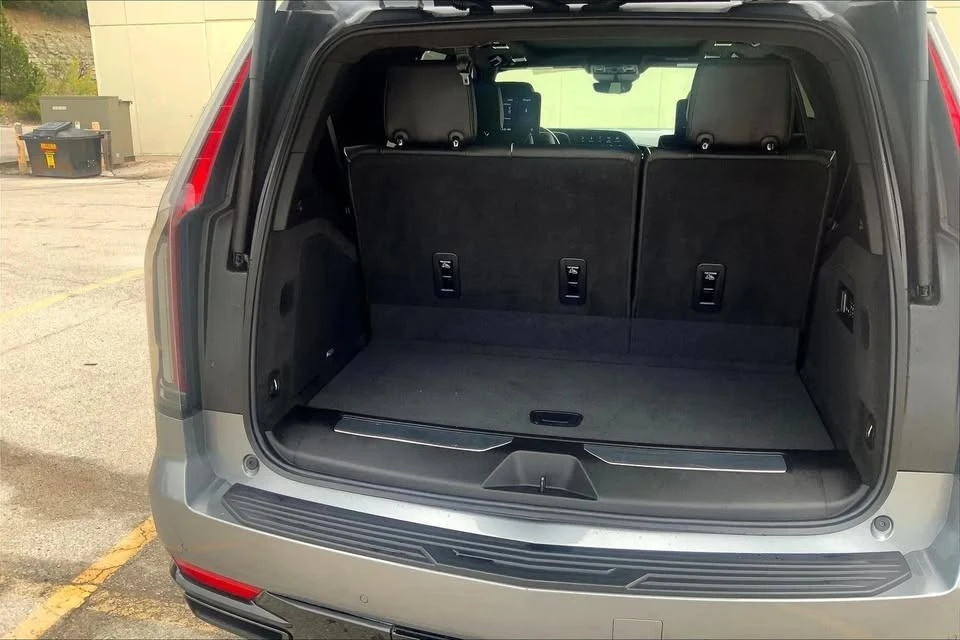 2021 Cadillac Escalade 5th Gen - Image 15 of 16