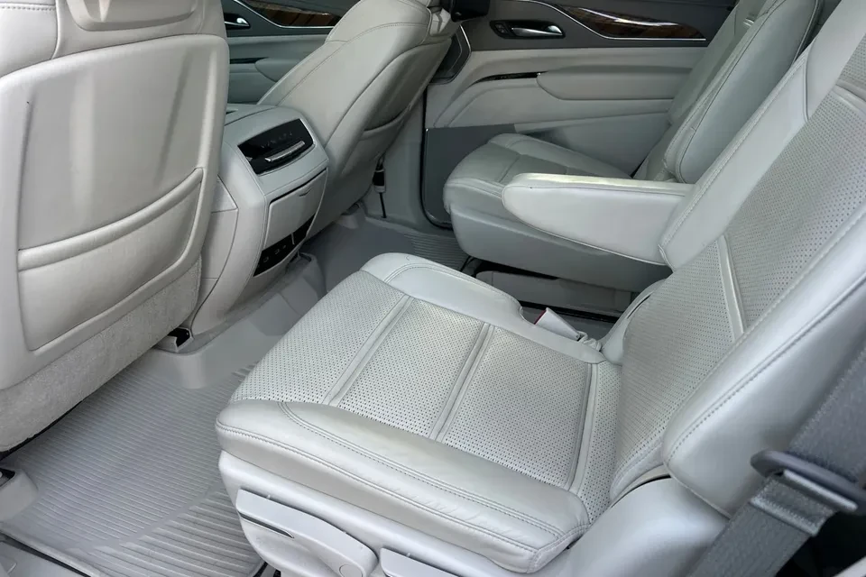 2021 Cadillac Escalade 5th Gen - Image 9 of 20
