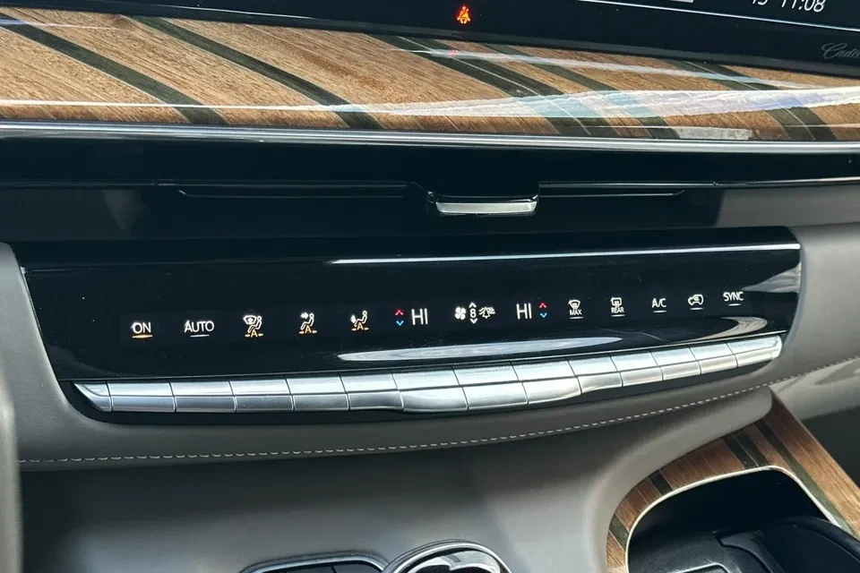 2021 Cadillac Escalade 5th Gen - Image 17 of 20