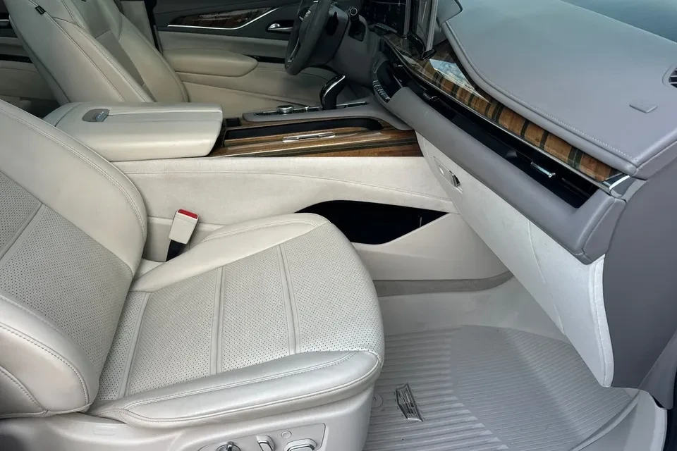 2021 Cadillac Escalade 5th Gen - Image 13 of 20
