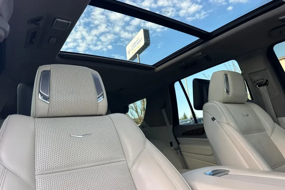 2021 Cadillac Escalade 5th Gen - Image 14 of 20