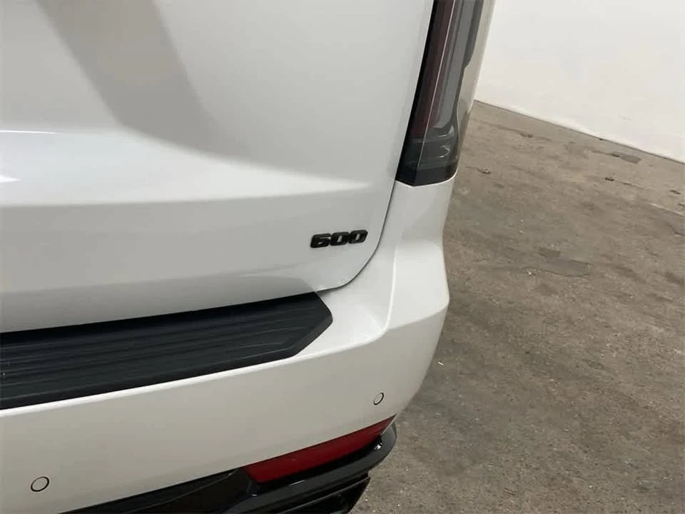 2021 Cadillac Escalade 5th Gen - Image 11 of 20